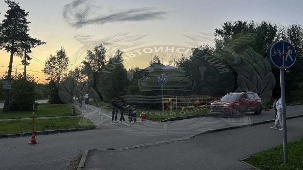 В Кохме женщина на «Чери Тиго» сбила мужчину на электросамокате